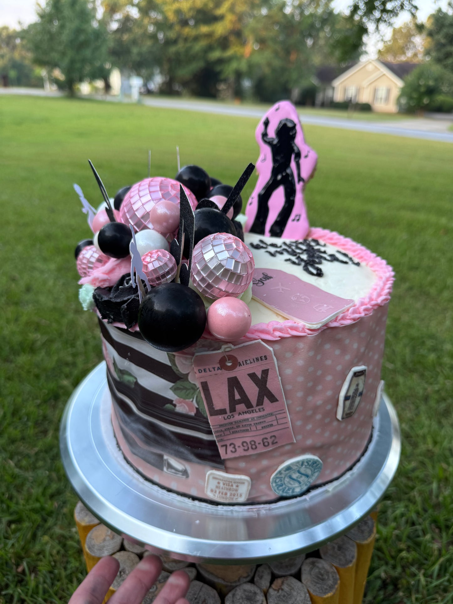 Buttercream 8-inch Round or Square Custom Cake