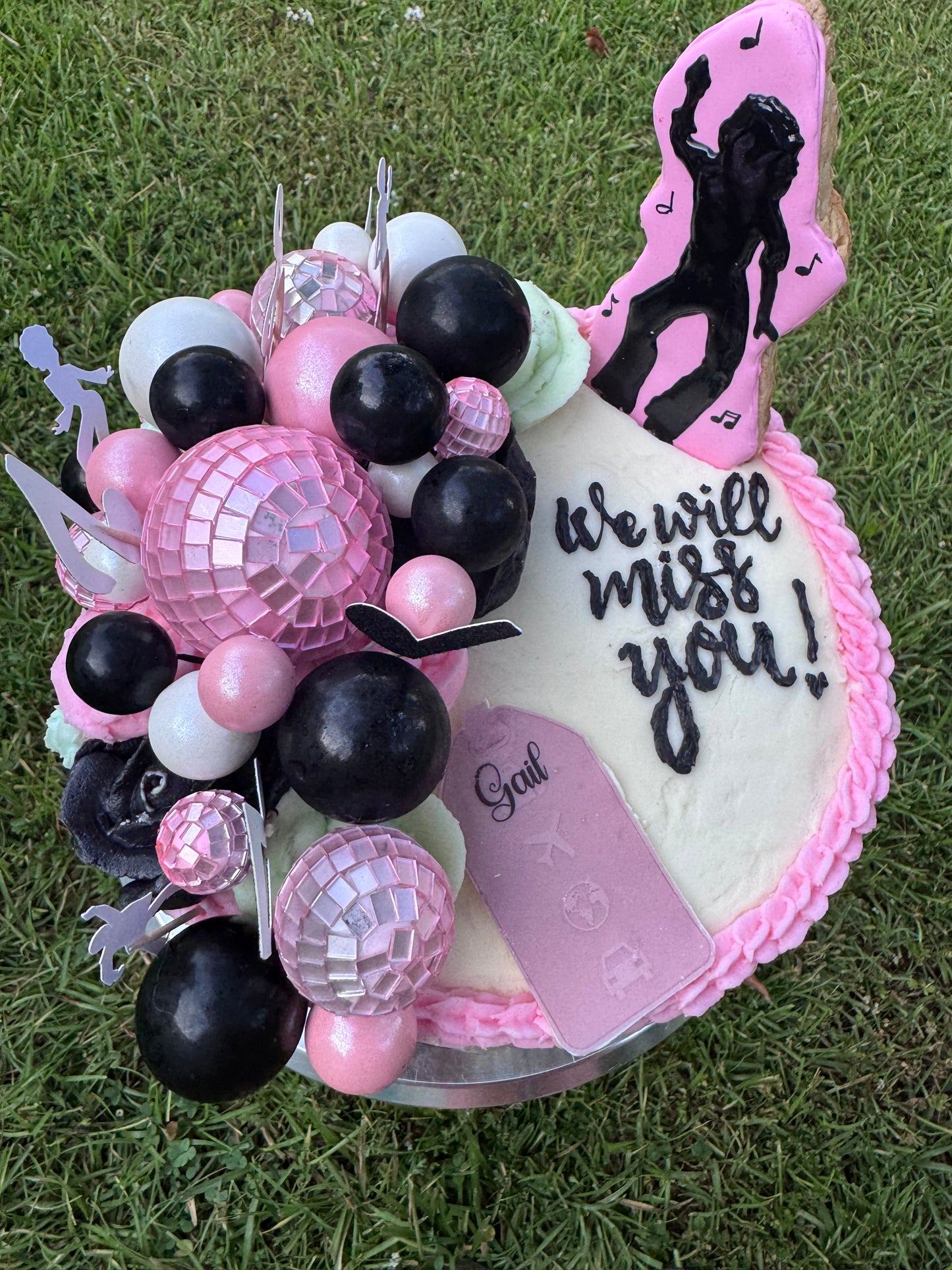 Buttercream 8-inch Round or Square Custom Cake
