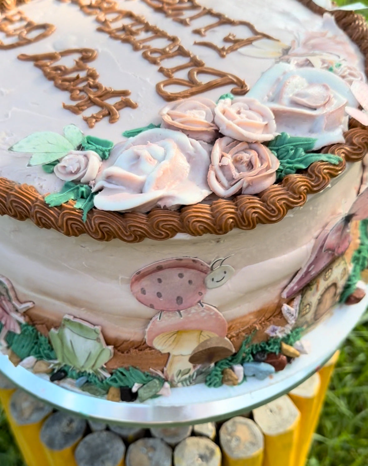 Buttercream 8-inch Round or Square Custom Cake