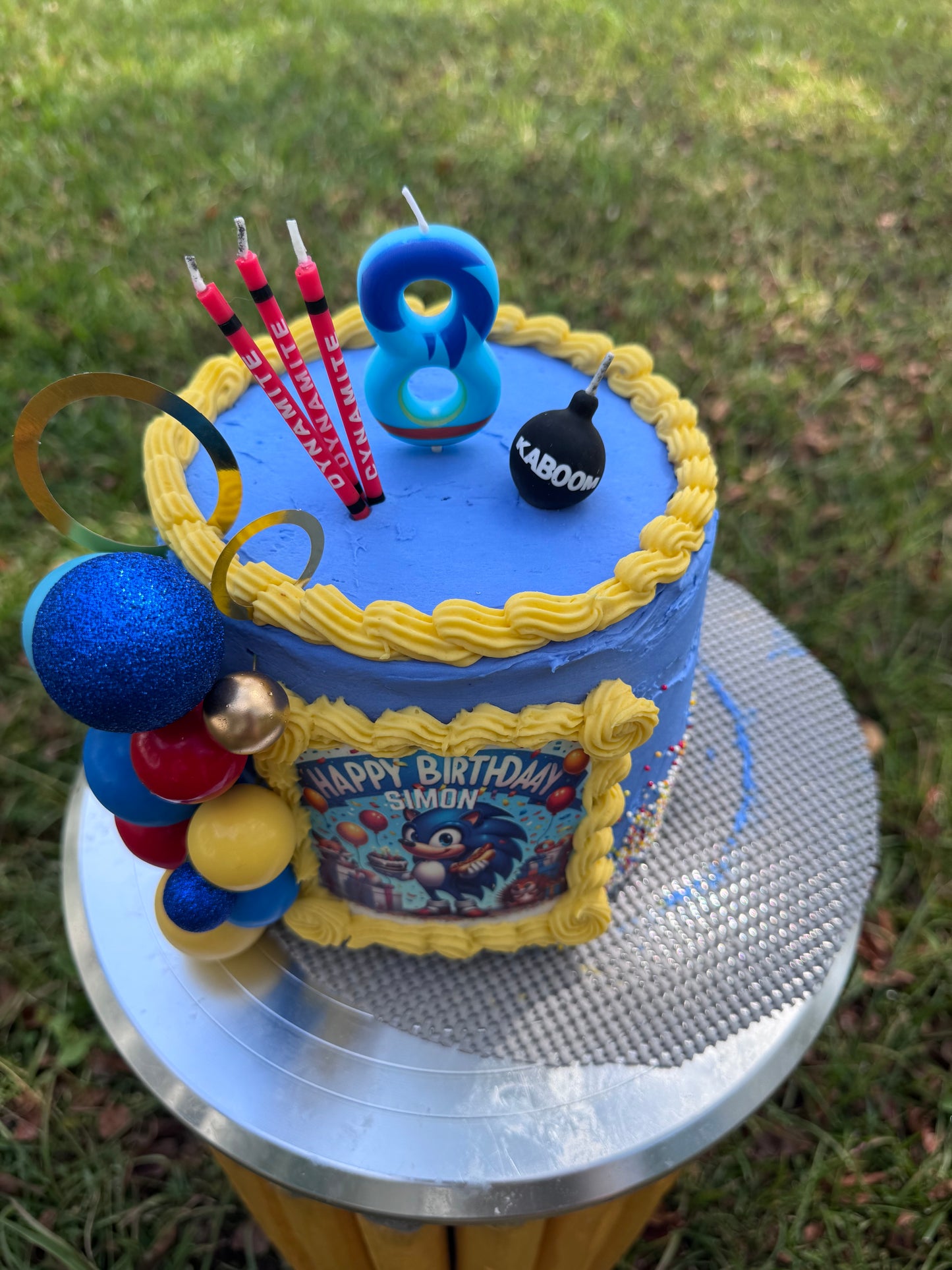 Buttercream 8-inch Round or Square Custom Cake