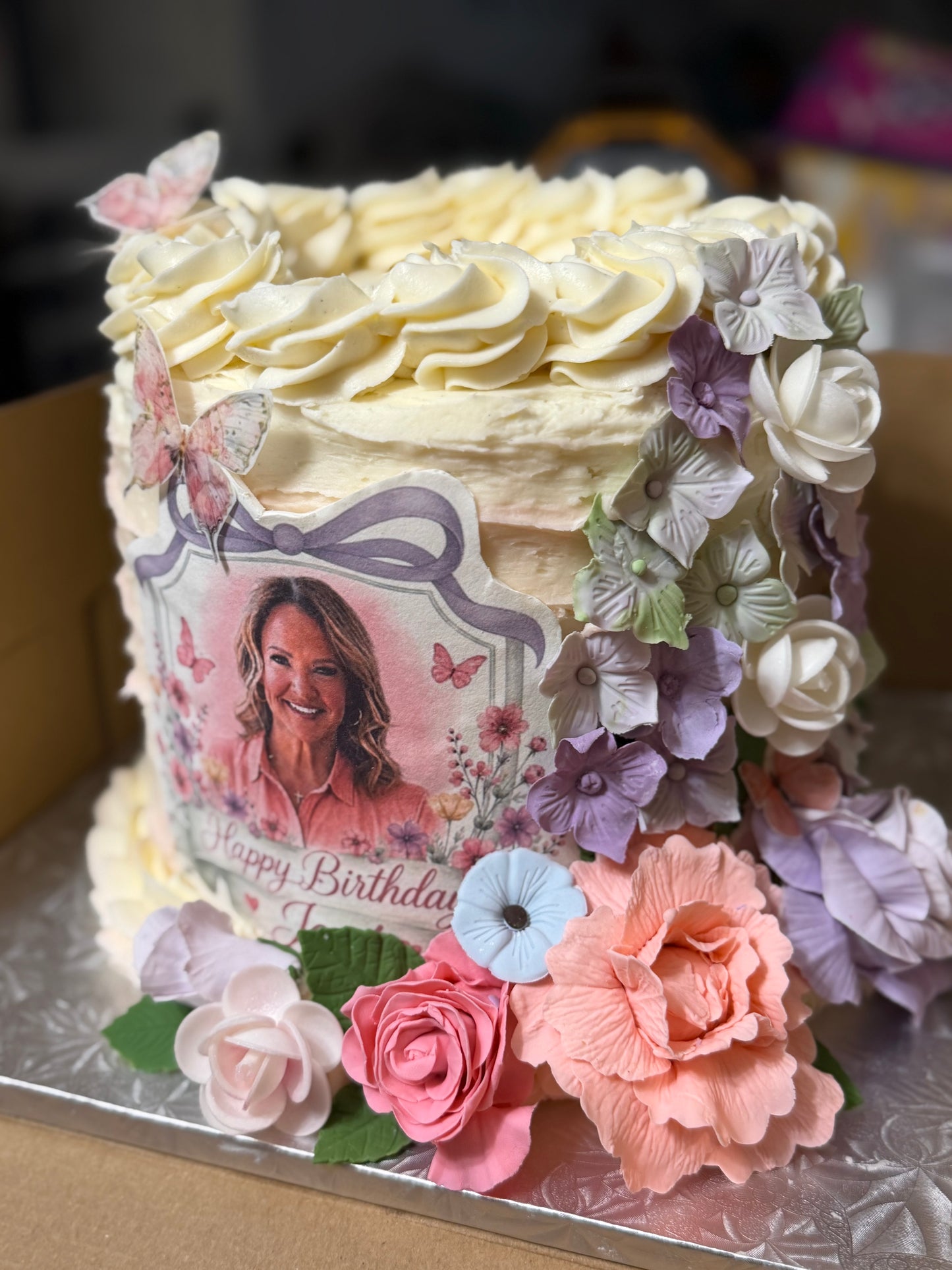 Themed One Tiered Cake (10-inch) with Fondant/Modeling Chocolate Components