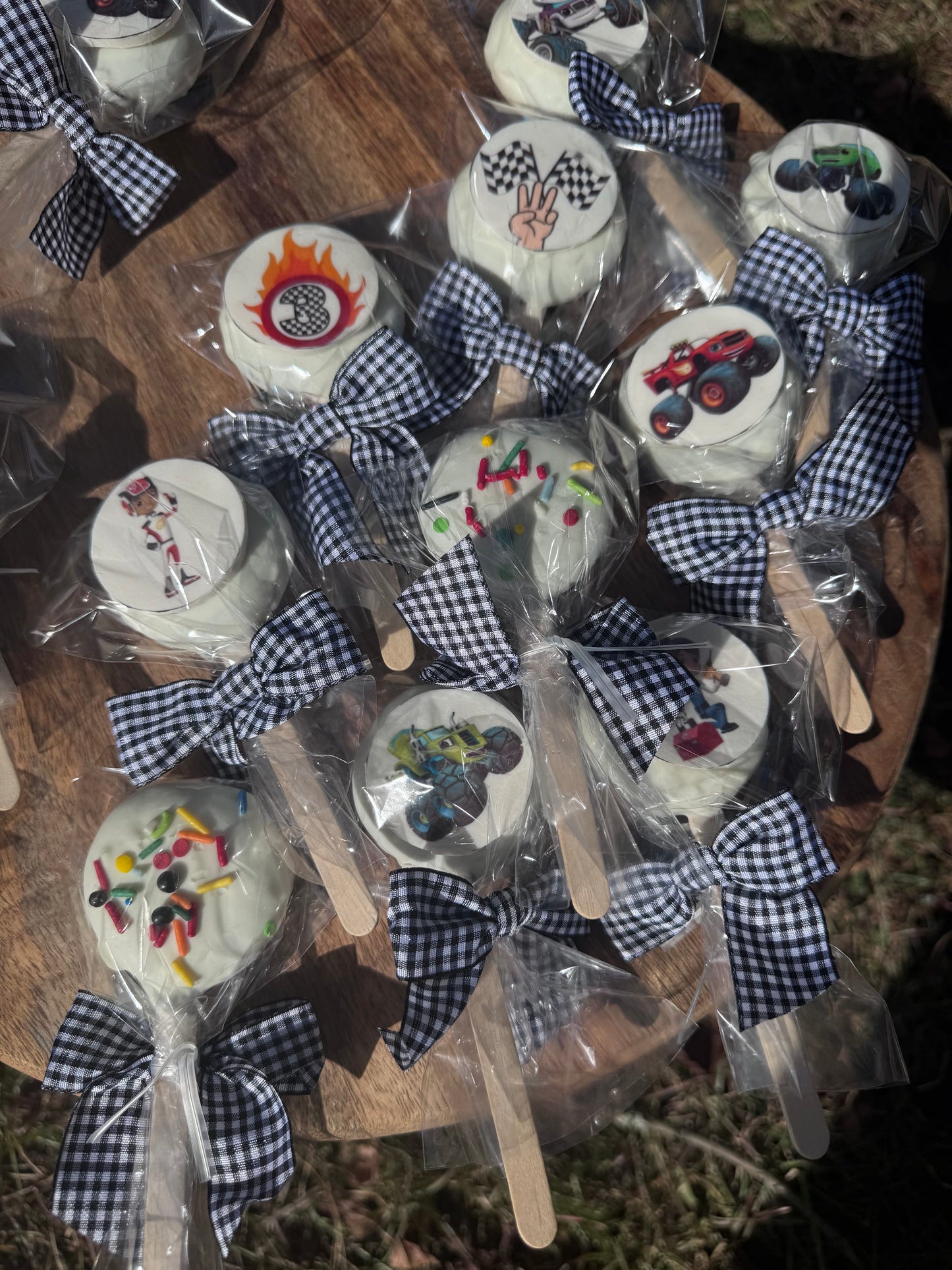 Decorated Cakecicles Per dozen
